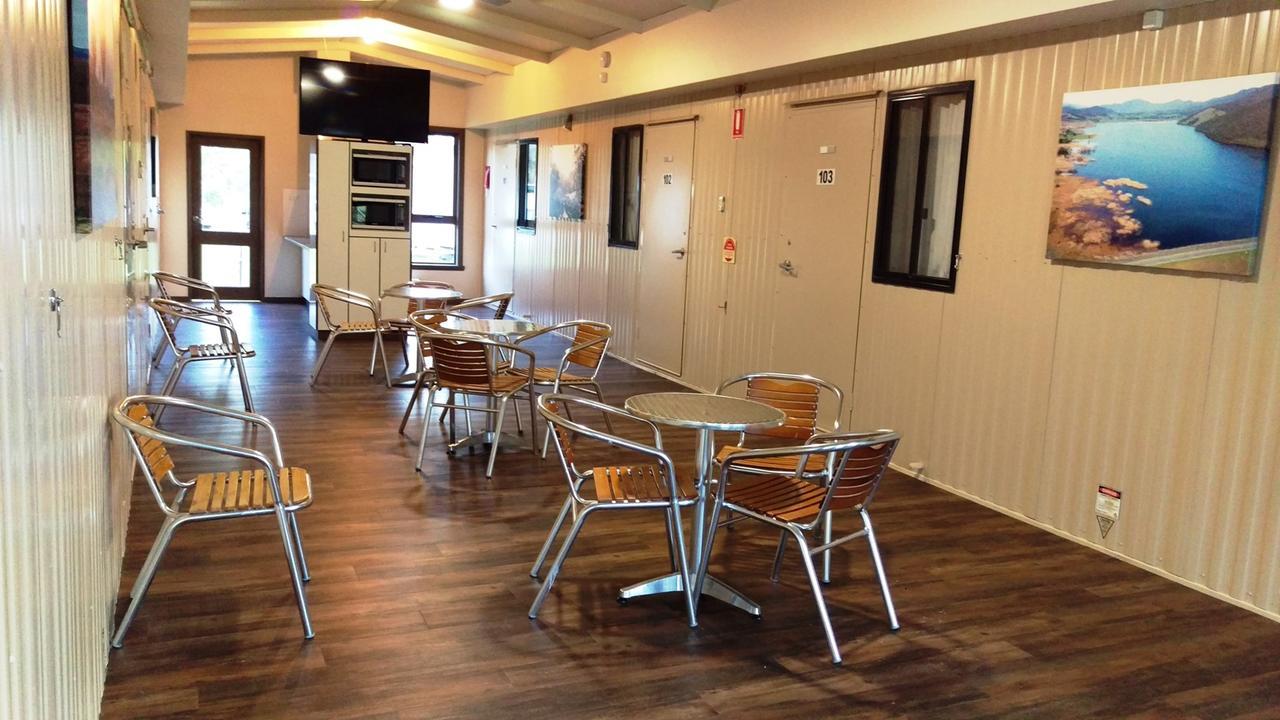 Khancoban Lakeside Caravan Park Zewnętrze zdjęcie