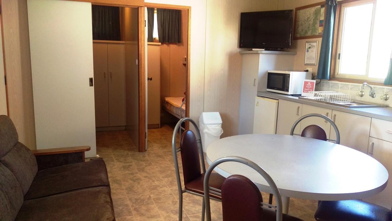 Khancoban Lakeside Caravan Park Zewnętrze zdjęcie