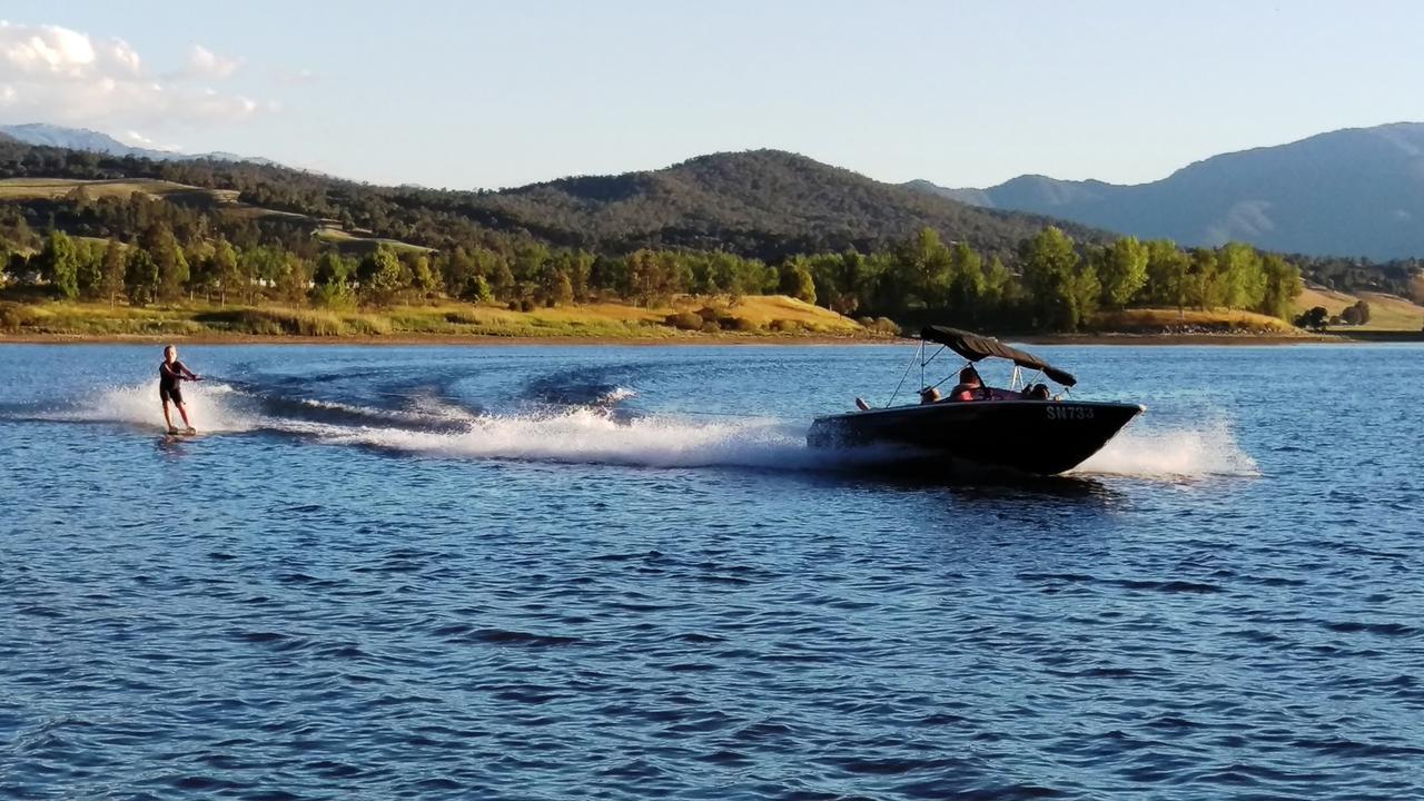 Khancoban Lakeside Caravan Park Zewnętrze zdjęcie