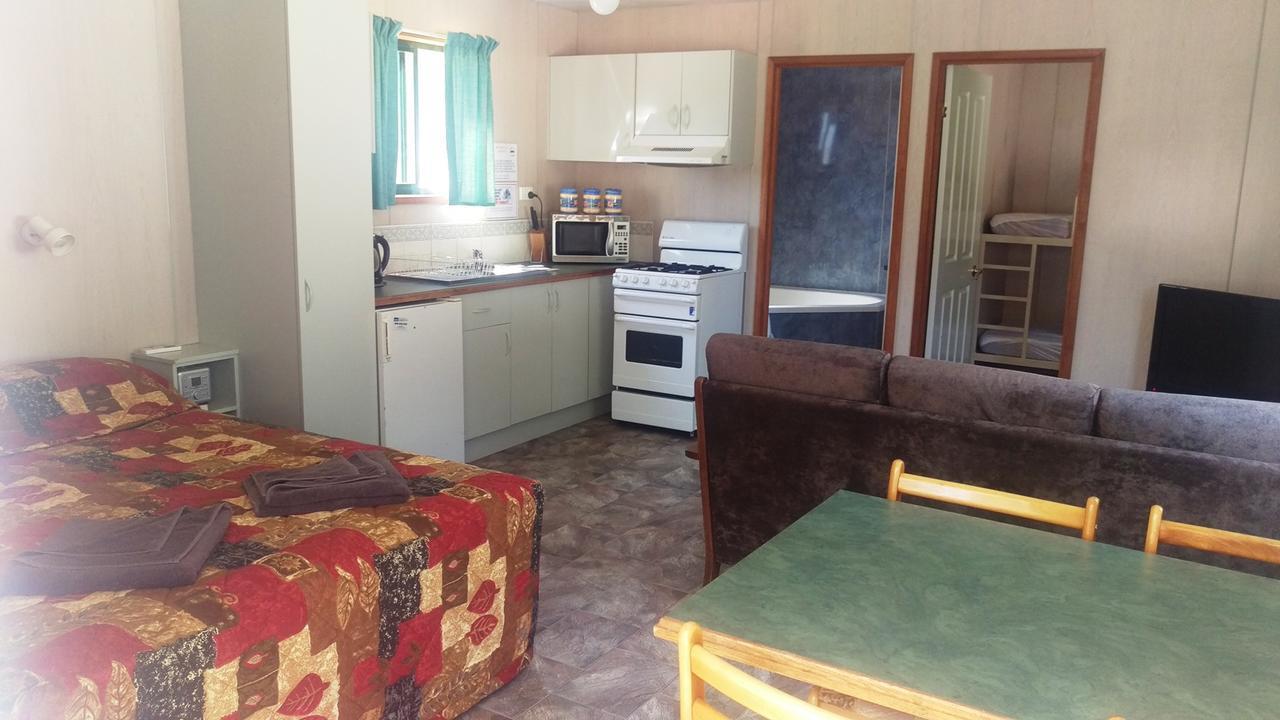 Khancoban Lakeside Caravan Park Zewnętrze zdjęcie